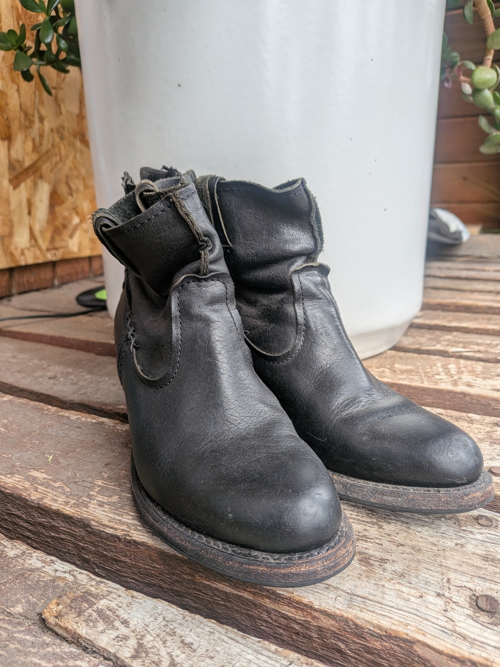Black Frye Women's Leather Ankle Boots